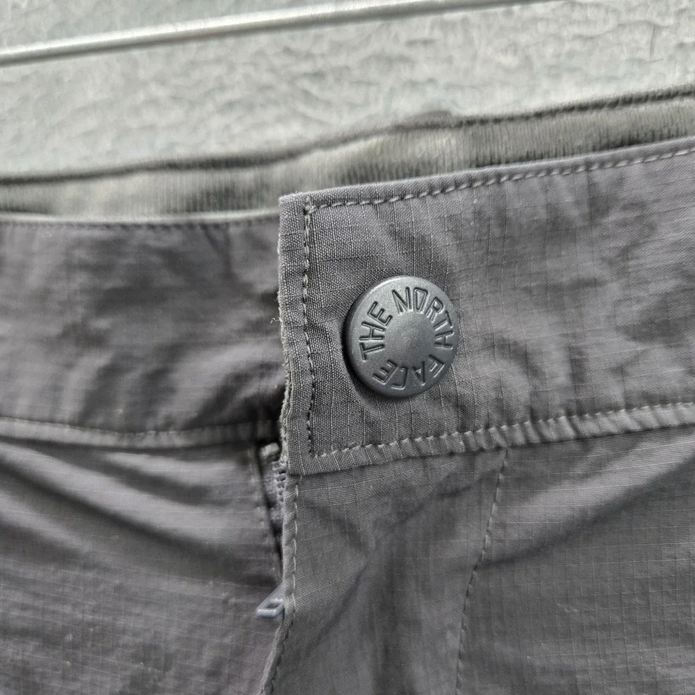The North Face Men Pants 38 SHORT Gray Nylon Cargo Convertible Outdoors